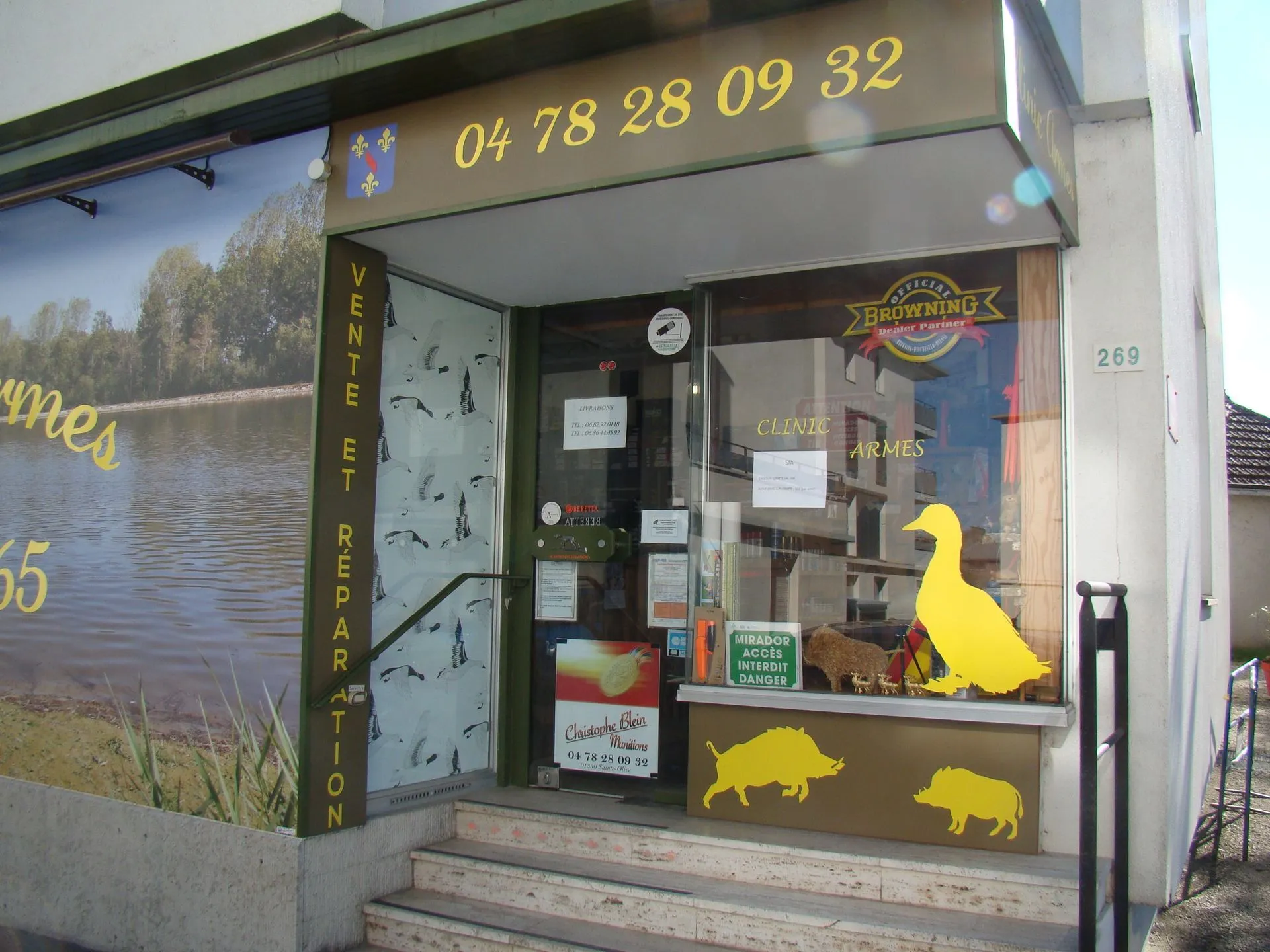 Armurerie clinic arme devanture